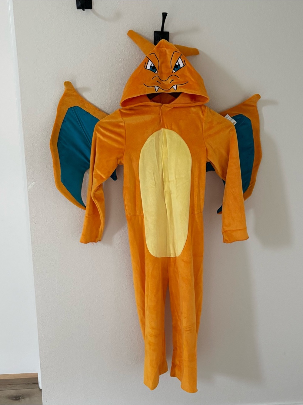Kids Pokémon Charizard Costume, Altered Size Small (4-5Y)
